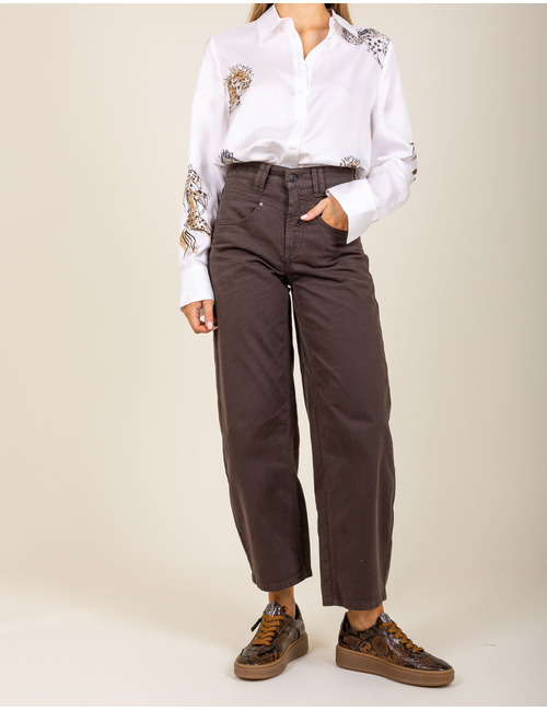 Odele - broek in bruin met moderne wijde pasvorm