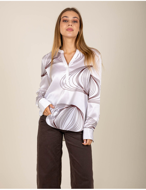Blouse satinée blanche à imprimé graphique