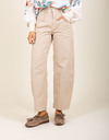 Odele - broek in beige met moderne wijde pasvorm