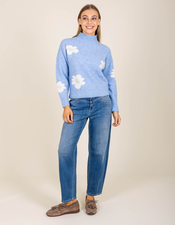 Lange mouw pull met bloemenprint in lichtblauw