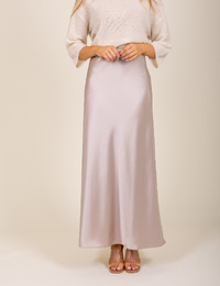 Lange satijnen rok in taupe beige