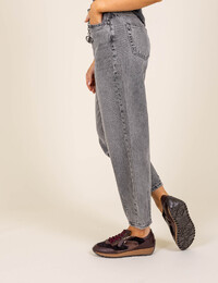 Jean gris coupe tapered