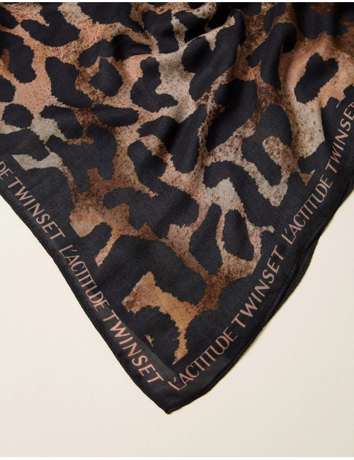 Sjaal met dierenprint en logodetail