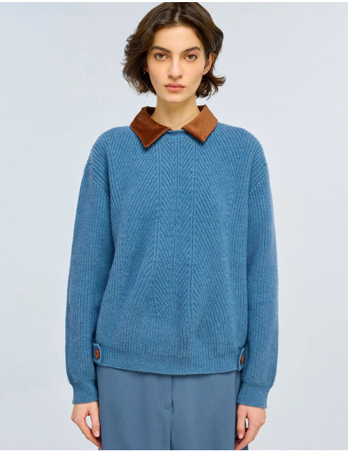 Pull avec col contrastant et détails raffinés