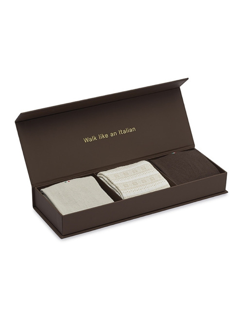 Geschenkbox met 3 paar sokken in beige