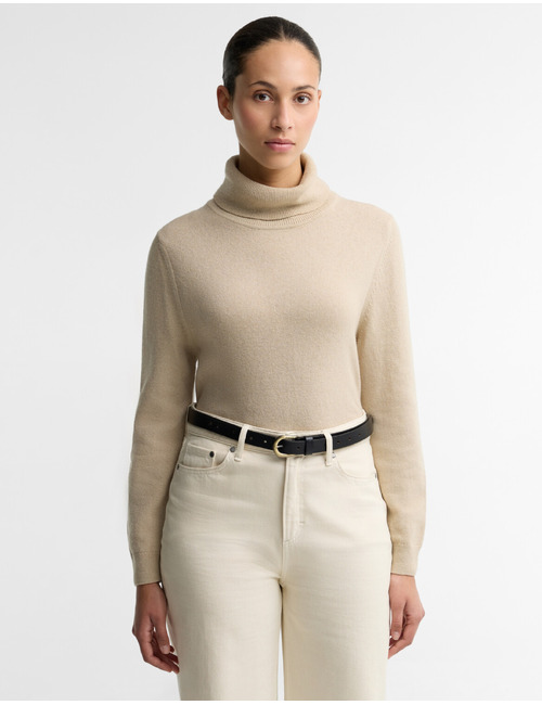 Fijne coltrui in een tijdloze beige tint