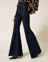 Flared jeans met donkere denim wassing