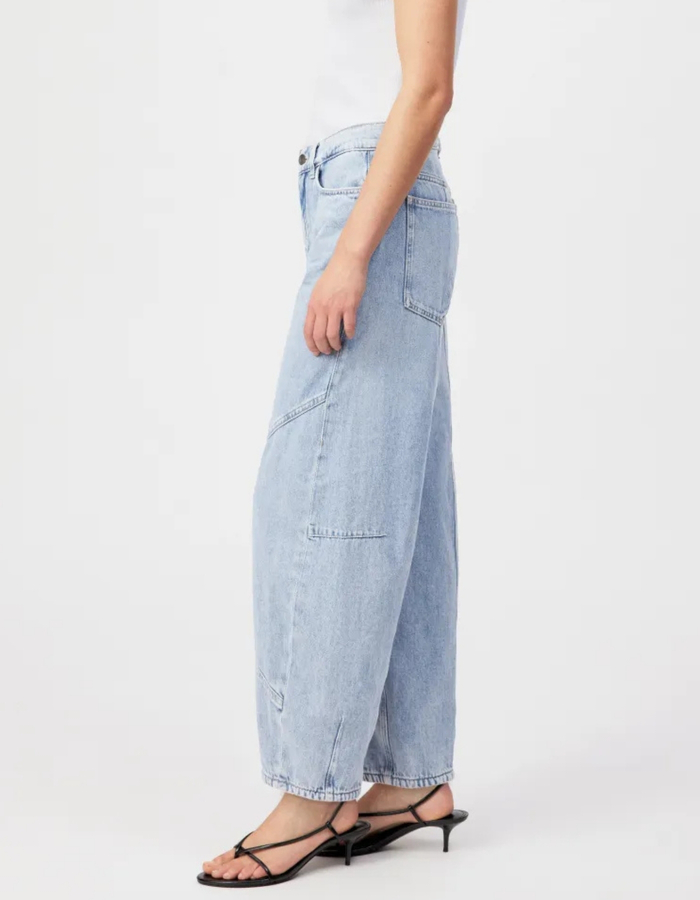 Swore - cropped jeans met O shape silhouet