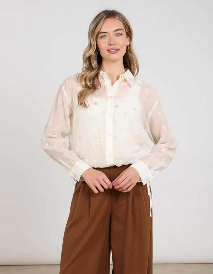 Ally - chemisier avec broderies et lien à nouer