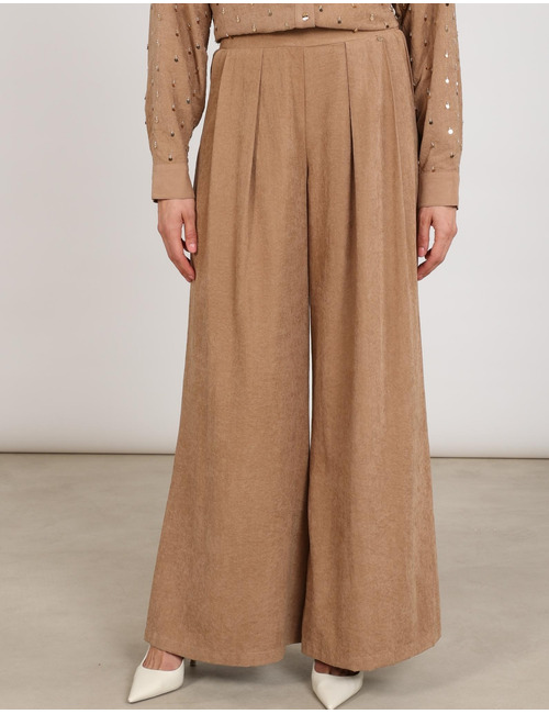 Nukus wijd camel