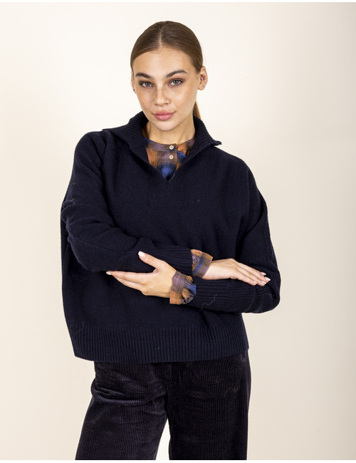 Pilar - sweater met elegante open kraag in zachte wolmix
