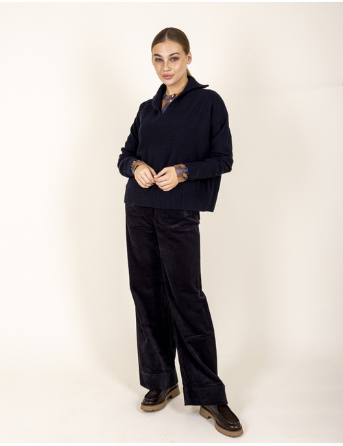 Pilar - sweater met elegante open kraag in zachte wolmix