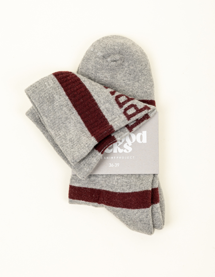 Chaussettes sportives avec rayures et détail 