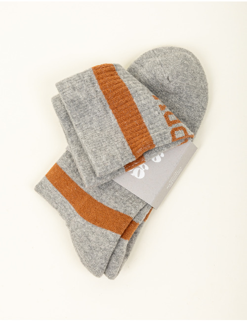 Chaussettes sportives avec rayures et détail 