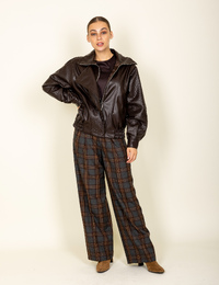 Veste avec structure en relief et fermeture zippée brune