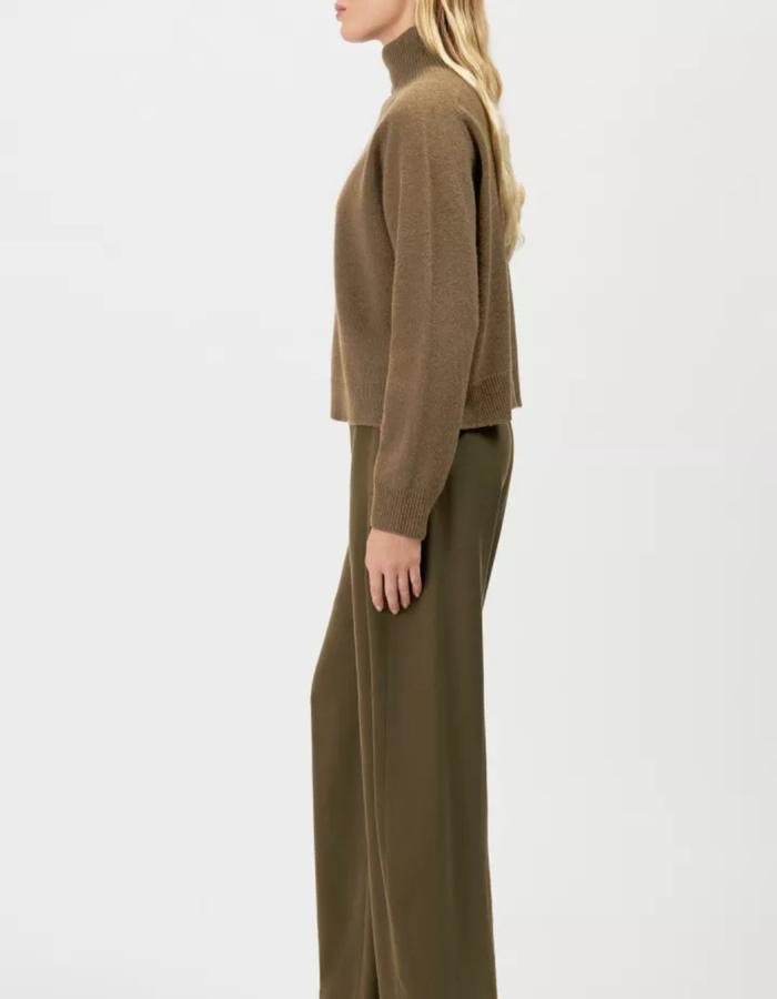 Lyzima - pull col court en laine vierge mud
