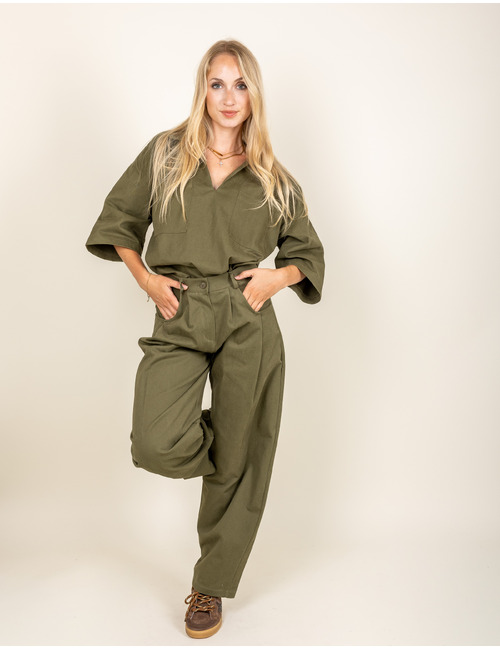 Lucca - blouse in kaki met oversized pasvorm