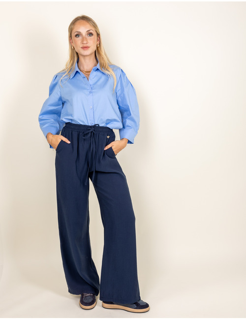 Belem - katoenen bloes met elegante pofmouwen in azuurblauw