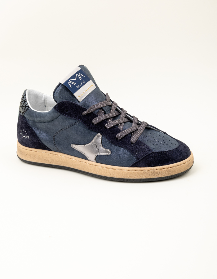 Retro sneakers met blauwe accenten