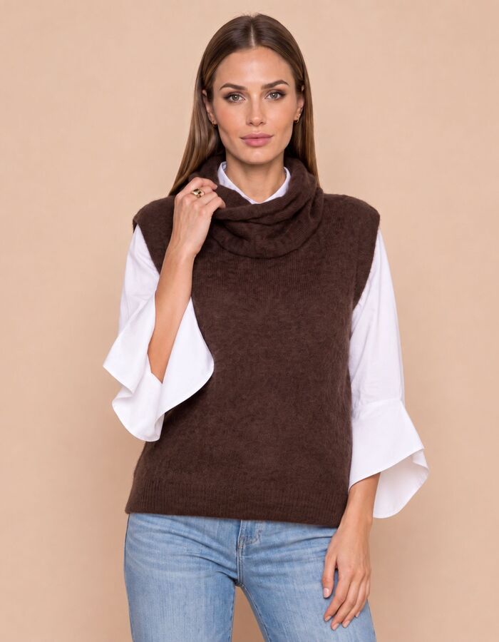 Tulip - mouwloze pull met rolkraag bruin