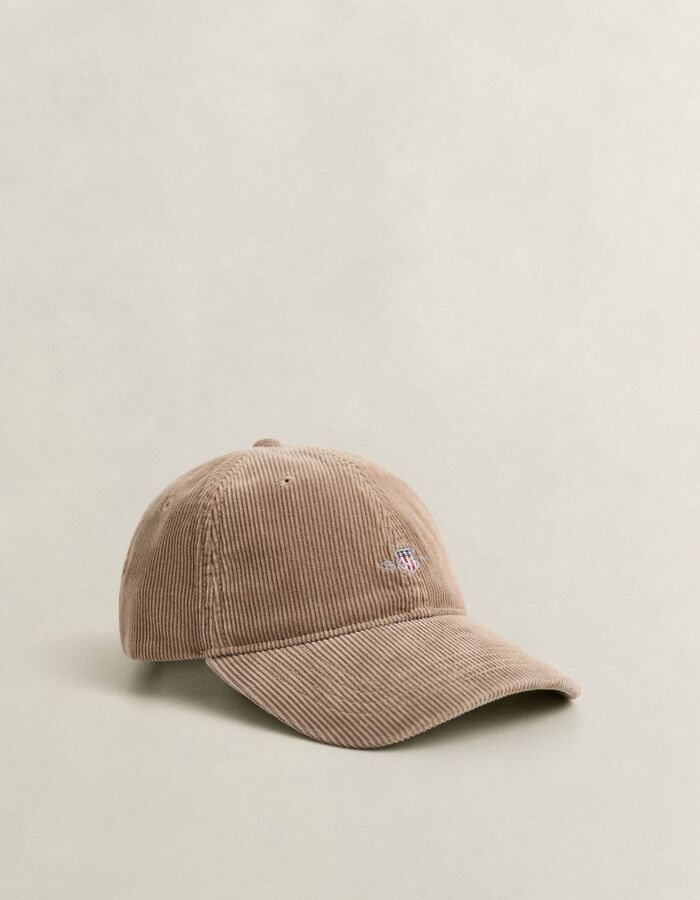 Corduroy pet met geborduurd schildlogo