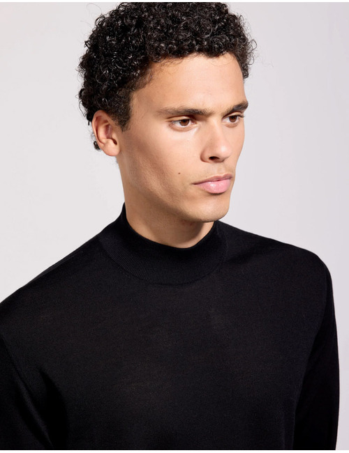 trui met opstaande kraag in Royal Merino wol zwart