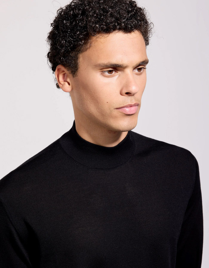 trui met opstaande kraag in Royal Merino wol zwart