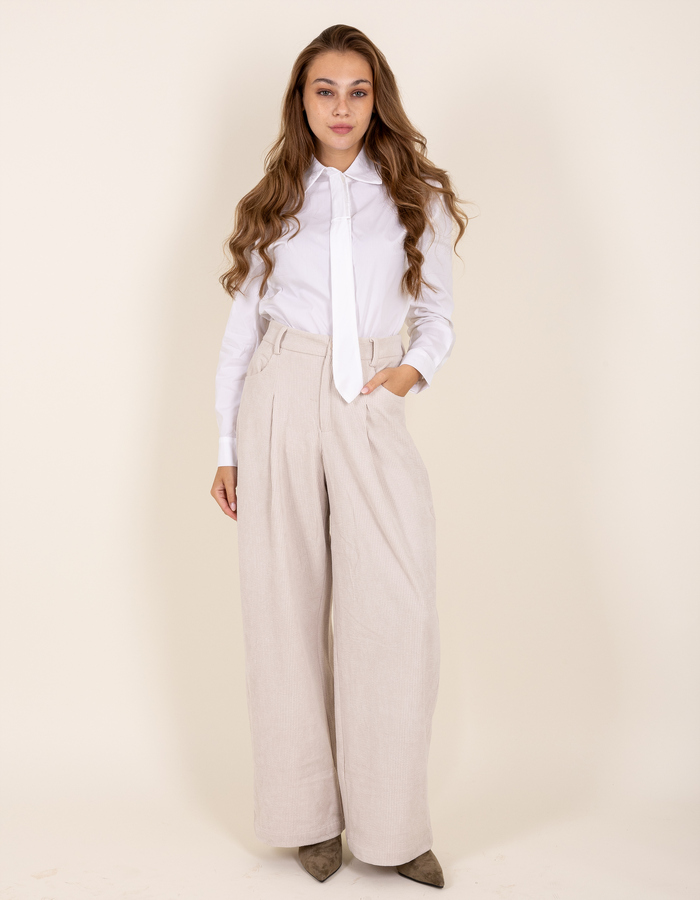 JakartaW6 - blouse met verfijnde details