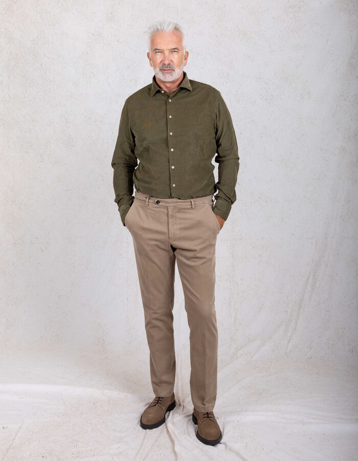 Slimline corduroy hemd in babycord groen