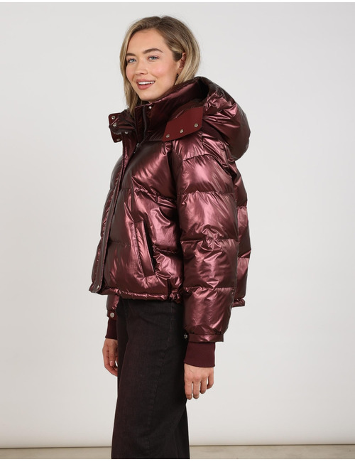Nukus donsjas rood