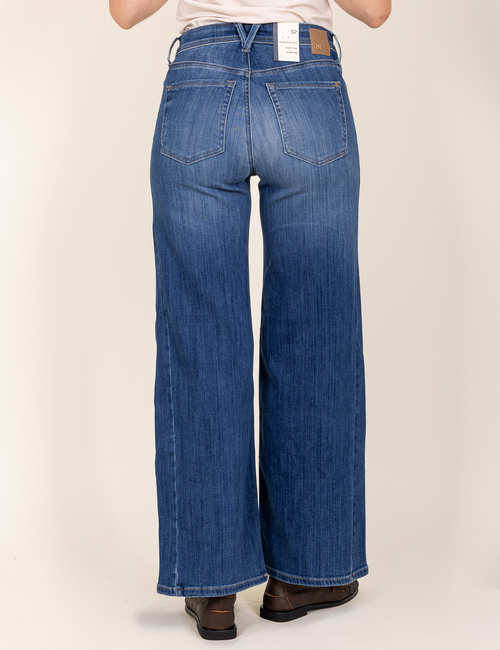 240497_3.JPG