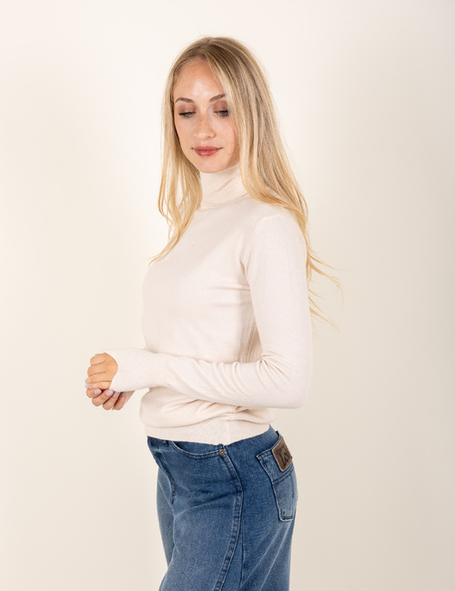 239346_2.JPG