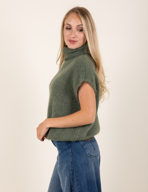 239359_2.JPG