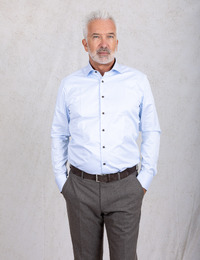 Slimline hemd met klassieke kraag lichtblauw