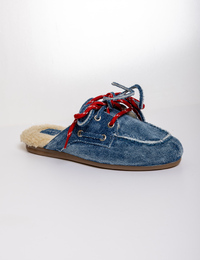 Pavement slip on blauw