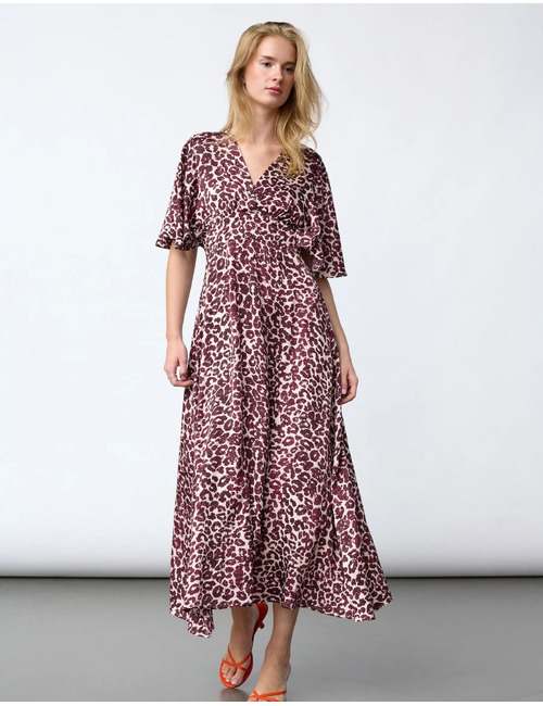 Gisela-dr40 - maxijurk met luipaardprint lichtroze