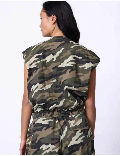 Garwin-ve6 - korte gilet met camouflageprint