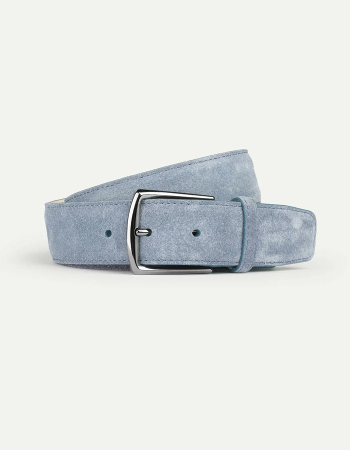 Lichtblauwe suède riem met gunmetal gesp