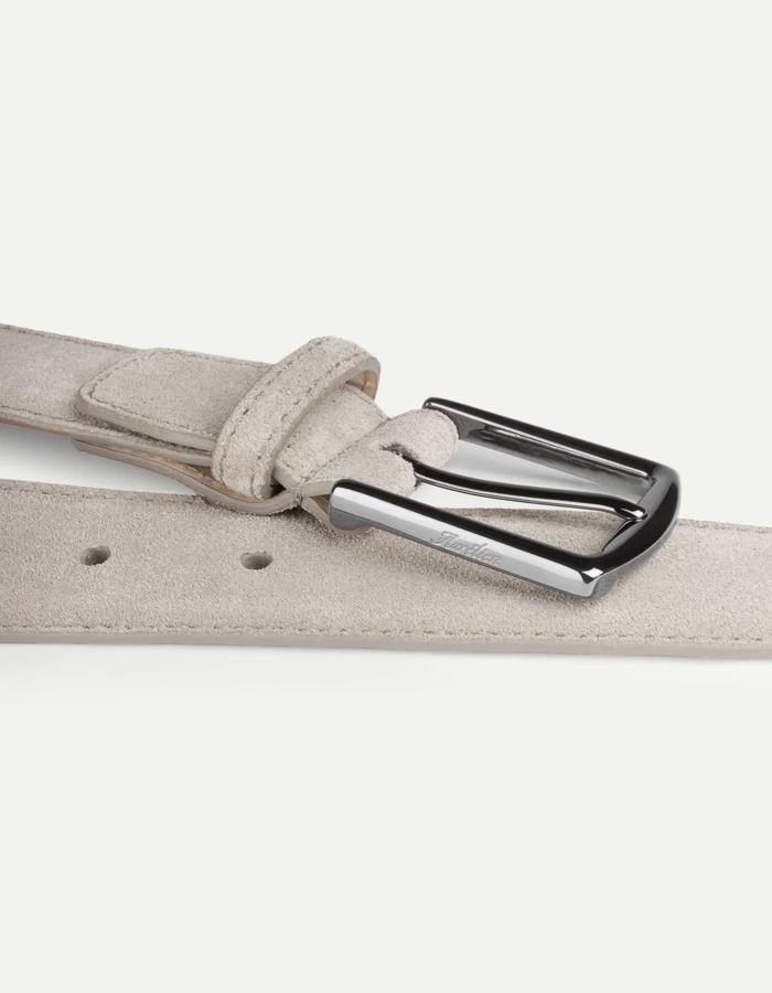 Lichtgrijze suède riem met gunmetal gesp