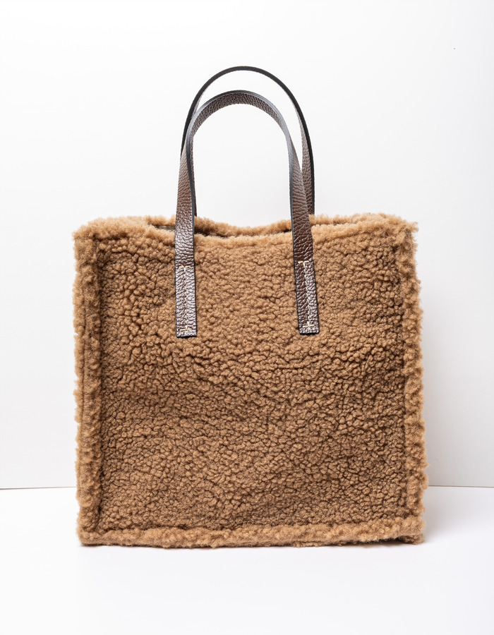 Kassiopea handtas camel
