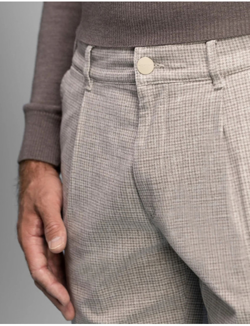Pleated Travel Pants chino met pied-de-poule