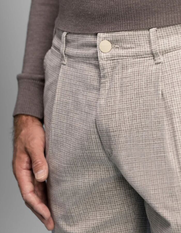 Pleated Travel Pants chino met pied-de-poule