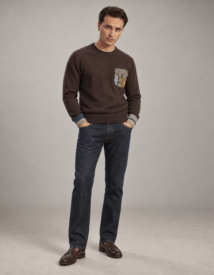 Clive trui met patchwork borstzak donkerbruin
