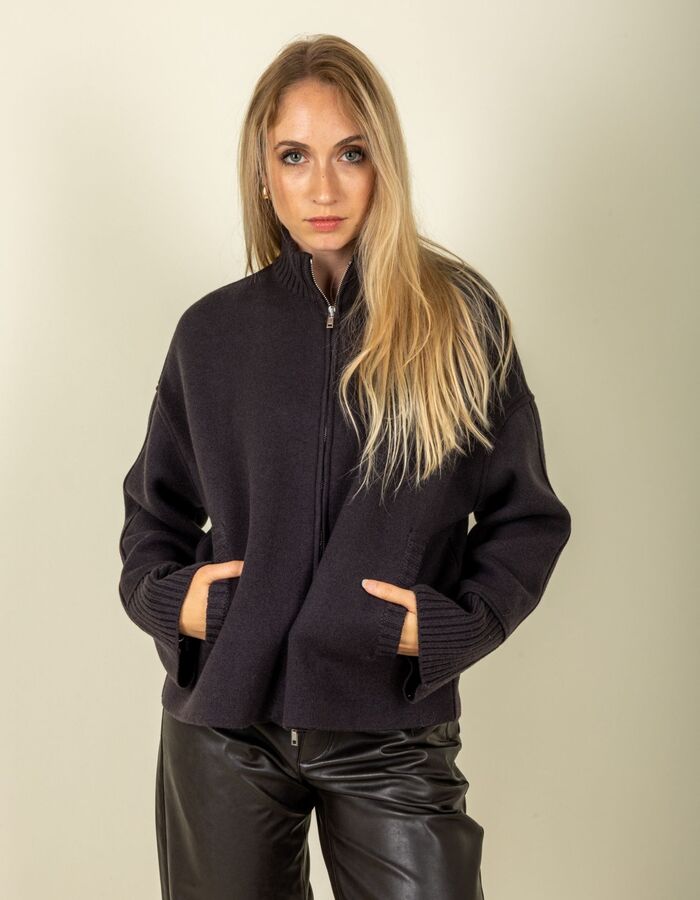 Anne Claire jas bruin