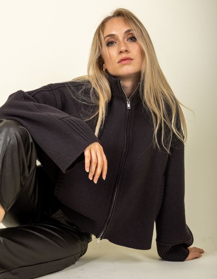 Anne Claire jas bruin