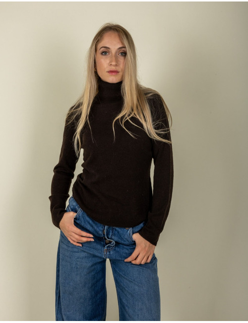 Esthème O. pull bruin