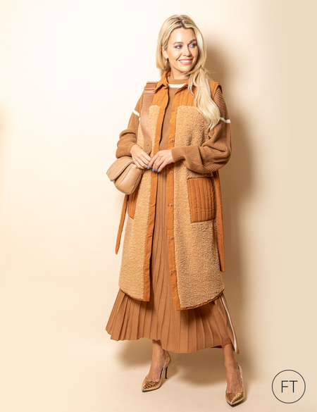 AnnelienCoorevits-wintercollectie2024-nieuwecollectie2024-dameskleding-merkkledingdames-damesmode-koksijde-fashionteam-online-merkkleding-Look1.jpg